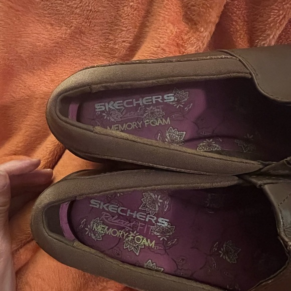 Skechers Leather Upper Relaxed Fit Memory Foam Women 10 Shoes, new without tags - Picture 5 of 7